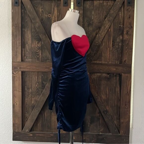 NWT CYCLAMEN Heart Shaped Velvet Short Gothic Bodycon Party Valentines Dress - Picture 12 of 14